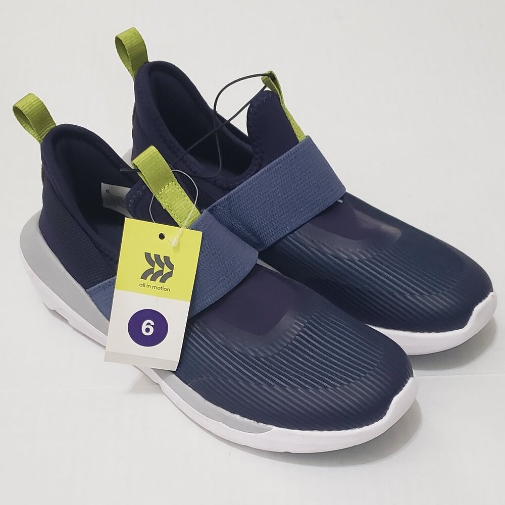 NWT All in Motion Mens Shoes